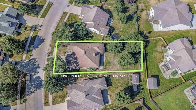 4142 Taneil DR, Manhattan, KS 66502