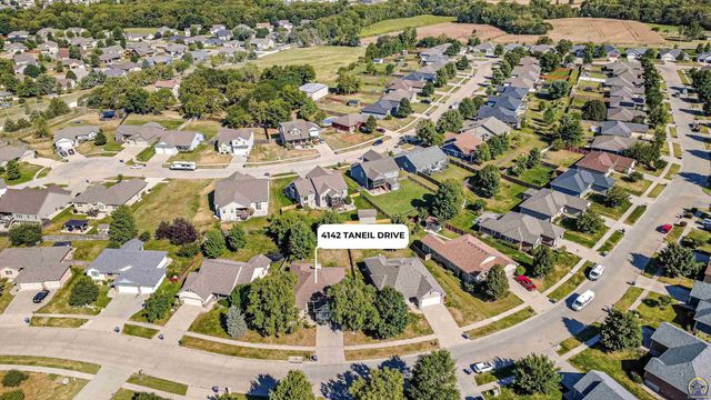 4142 Taneil DR, Manhattan, KS 66502
