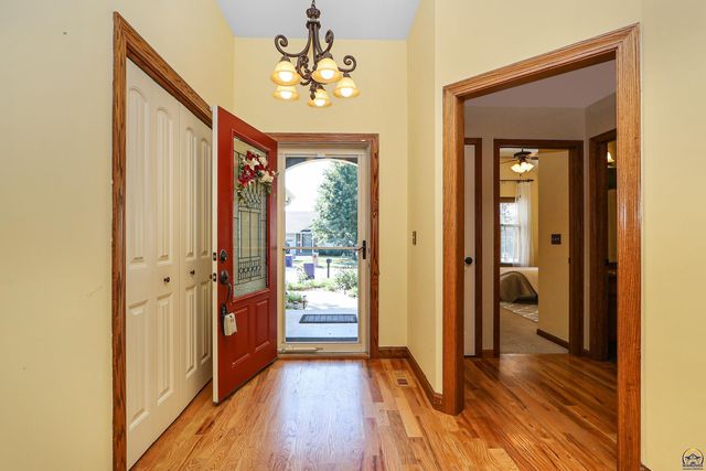 4142 Taneil DR, Manhattan, KS 66502