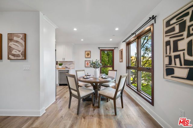 853 S Lucerne Boulevard 202, Los Angeles, CA 90005