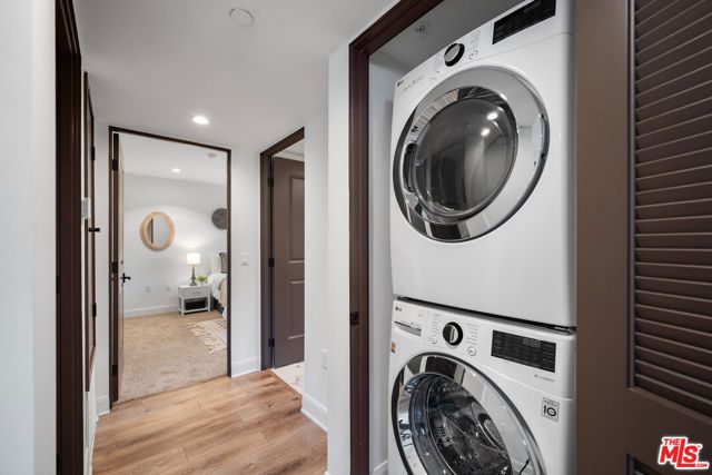 853 S Lucerne Boulevard 202, Los Angeles, CA 90005