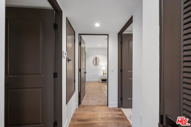 853 S Lucerne Boulevard 202, Los Angeles, CA 90005