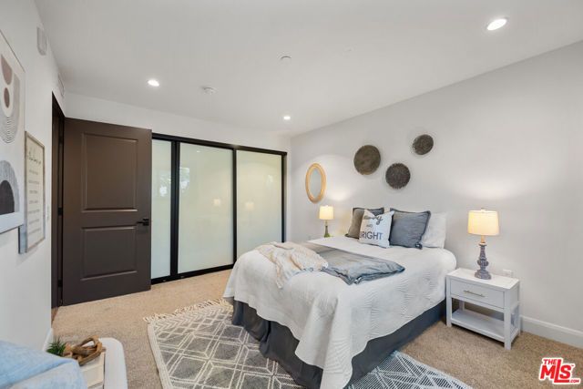 853 S Lucerne Boulevard 202, Los Angeles, CA 90005