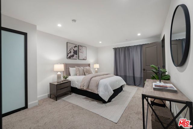 853 S Lucerne Boulevard 202, Los Angeles, CA 90005