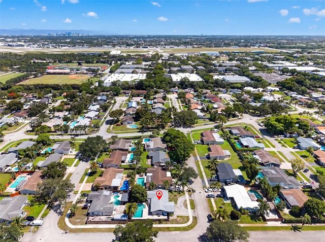 6848 NW 27th Way, Fort Lauderdale, FL 33309