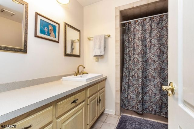 55 Janelle Ct, Bedminster Twp., NJ 07921