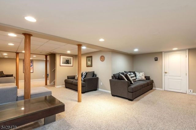 55 Janelle Ct, Bedminster Twp., NJ 07921