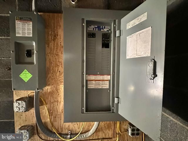 696 DUNKELS CHURCH RD, Kutztown, PA 19530