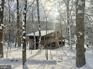 696 DUNKELS CHURCH RD, Kutztown, PA 19530