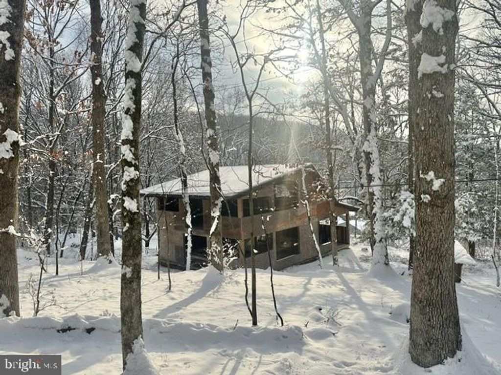 696 DUNKELS CHURCH RD, Kutztown, PA 19530