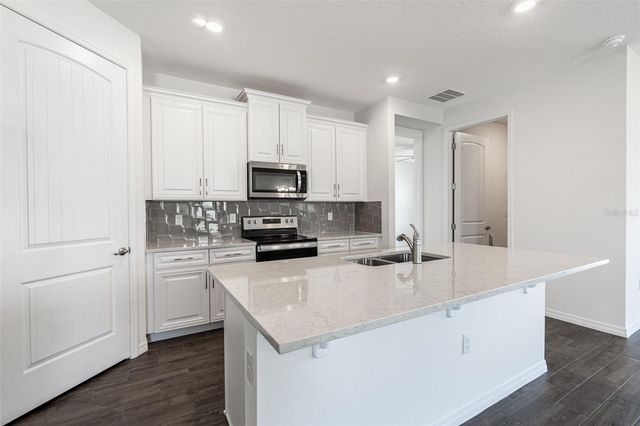 17615 BLAZING STAR CIRCLE, Clermont, FL 34714