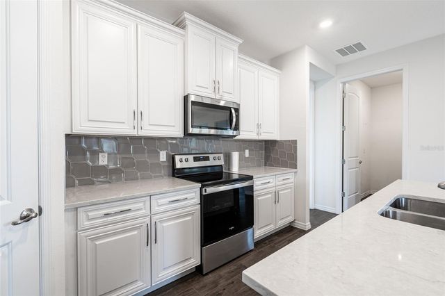 17615 BLAZING STAR CIRCLE, Clermont, FL 34714