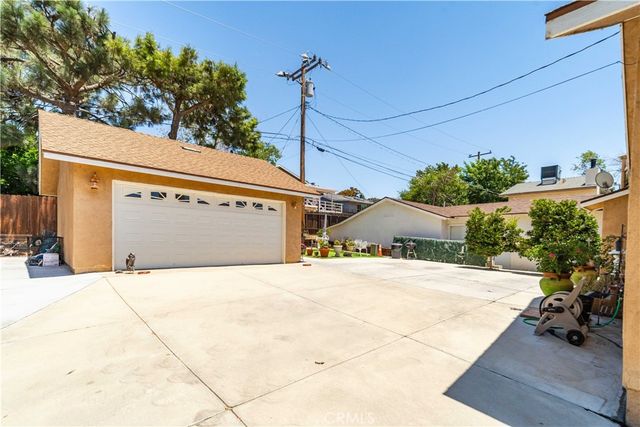 14977 Elizabeth Lake Rd, Lake Elizabeth, CA 93532