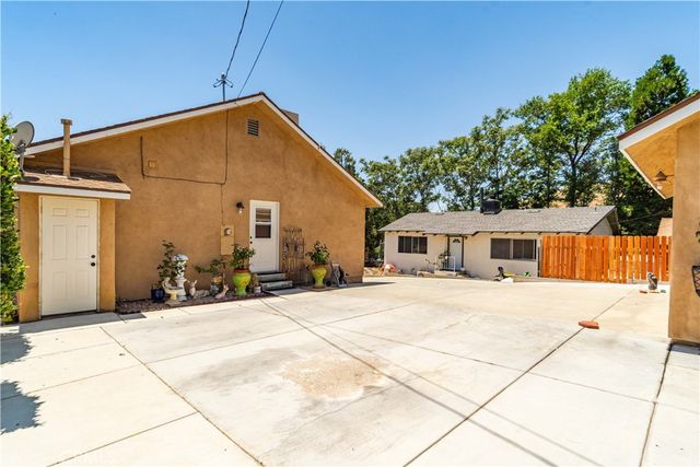 14977 Elizabeth Lake Rd, Lake Elizabeth, CA 93532