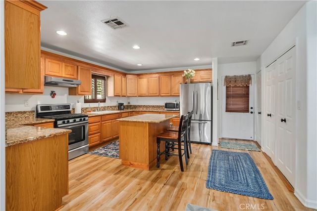 14977 Elizabeth Lake Rd, Lake Elizabeth, CA 93532