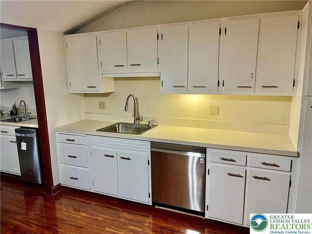 1989 Forest Lane, Lower Macungie Twp, PA 18103