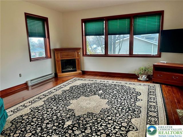 1989 Forest Lane, Lower Macungie Twp, PA 18103