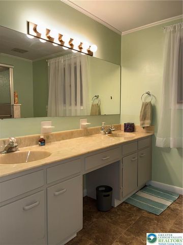 1989 Forest Lane, Lower Macungie Twp, PA 18103