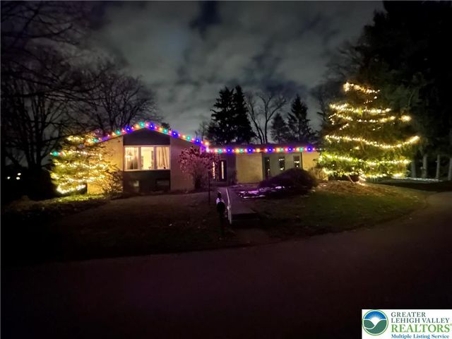 1989 Forest Lane, Lower Macungie Twp, PA 18103