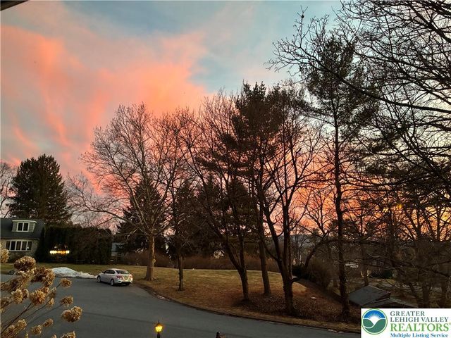 1989 Forest Lane, Lower Macungie Twp, PA 18103