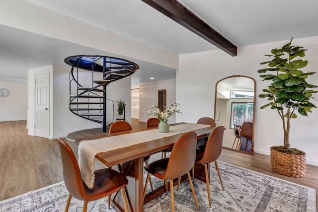2114 Russell St, Napa, CA 94559
