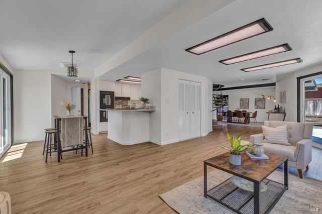 2114 Russell St, Napa, CA 94559