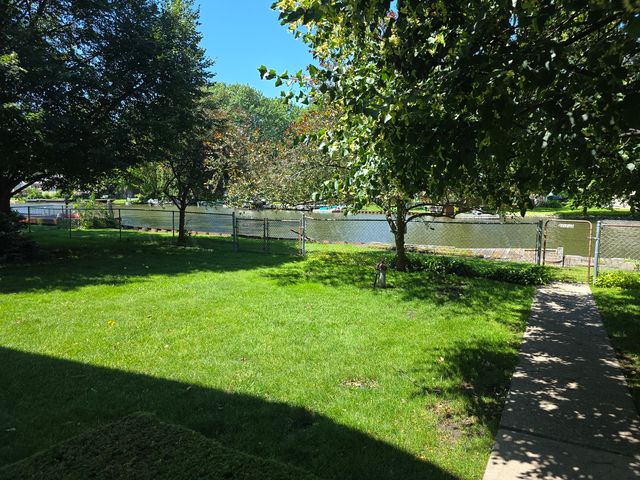 26418 N Willow Avenue, Mundelein, IL 60060