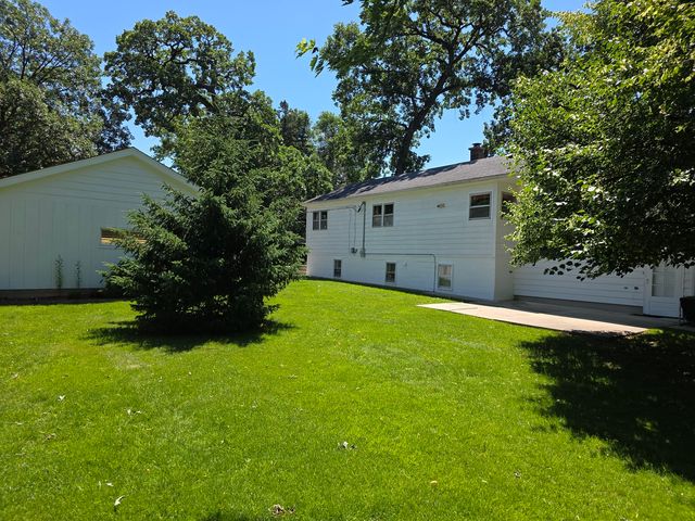 26418 N Willow Avenue, Mundelein, IL 60060