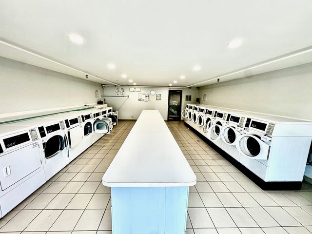 239 N MILL Road 217, Addison, IL 60101