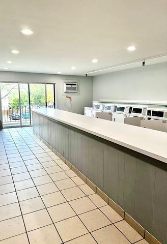 239 N MILL Road 217, Addison, IL 60101