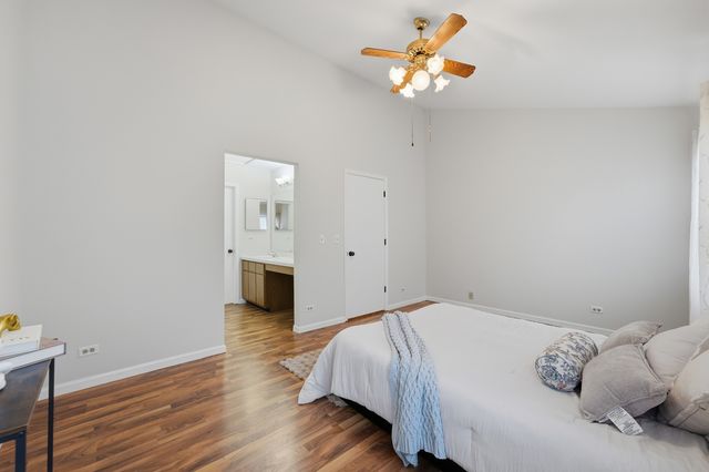 184 W Hamilton Drive, Palatine, IL 60067