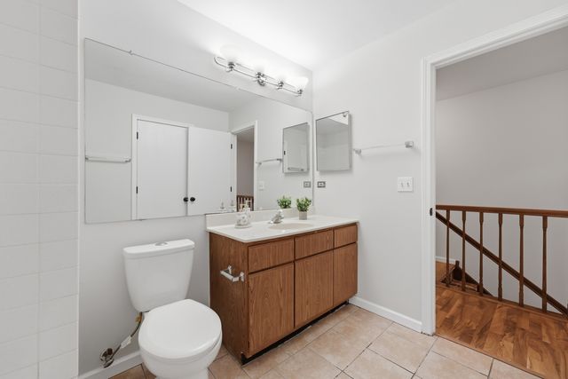 184 W Hamilton Drive, Palatine, IL 60067