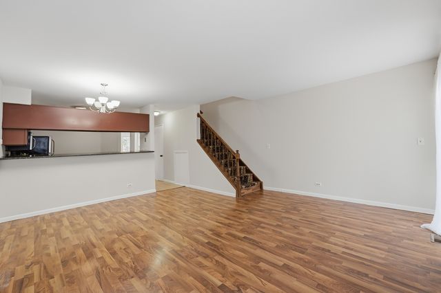 184 W Hamilton Drive, Palatine, IL 60067