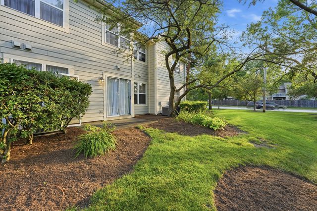 184 W Hamilton Drive, Palatine, IL 60067
