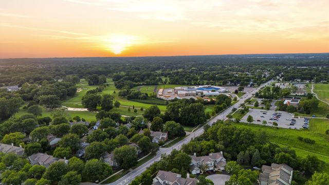 184 W Hamilton Drive, Palatine, IL 60067