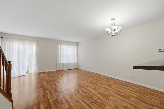 184 W Hamilton Drive, Palatine, IL 60067