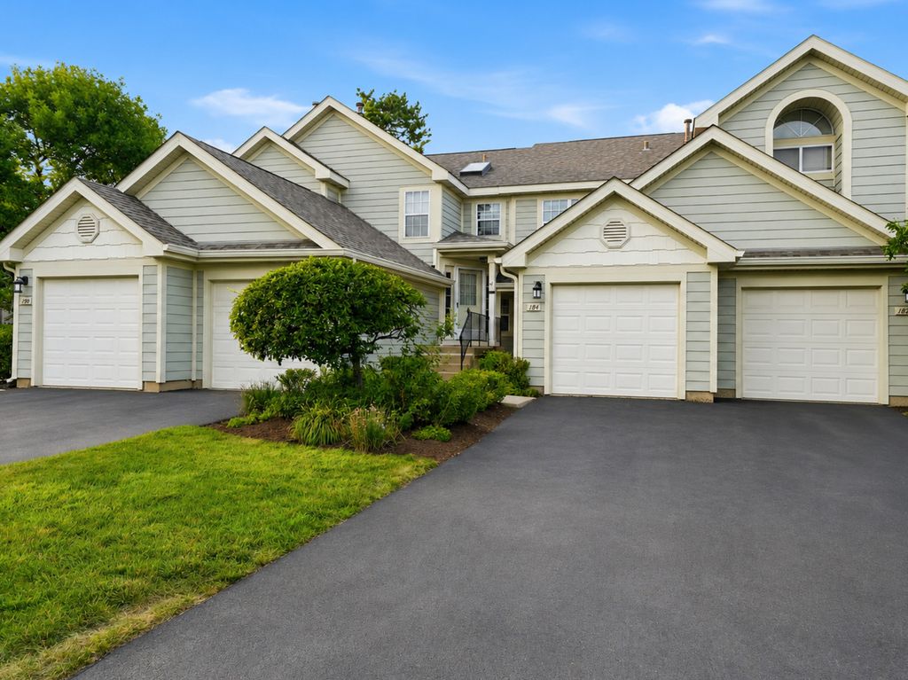 184 W Hamilton Drive, Palatine, IL 60067