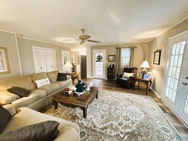 116 Meadowview Circle, Gadsden, AL 35901