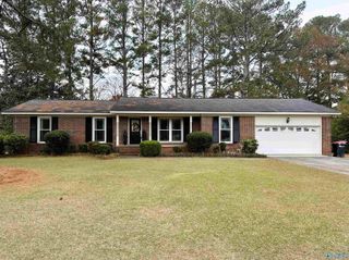 116 Meadowview Circle, Gadsden, AL 35901