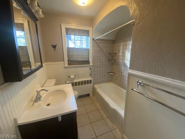 2008 Sterling Point DR, Portsmouth, VA 23703