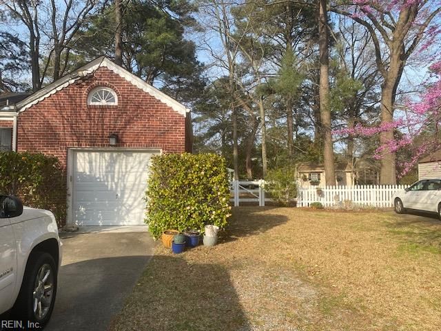 2008 Sterling Point DR, Portsmouth, VA 23703