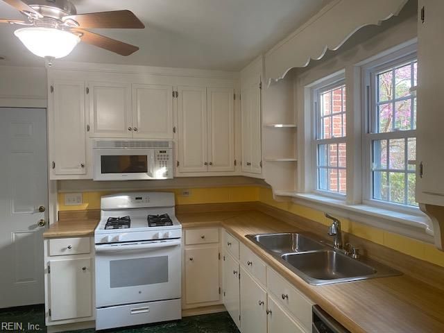 2008 Sterling Point DR, Portsmouth, VA 23703