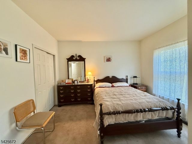 4 Scaletti Ct, Franklin Twp., NJ 08873