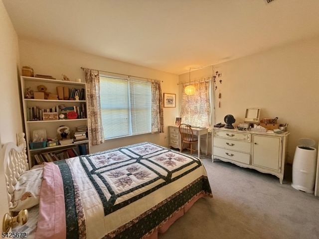 4 Scaletti Ct, Franklin Twp., NJ 08873