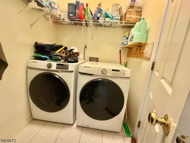 4 Scaletti Ct, Franklin Twp., NJ 08873