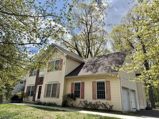 4 Scaletti Ct, Franklin Twp., NJ 08873