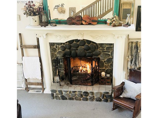 131 ARBOR Ln, Cannon Beach, OR 97110