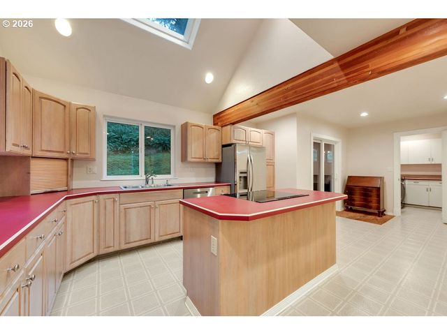 131 ARBOR Ln, Cannon Beach, OR 97110