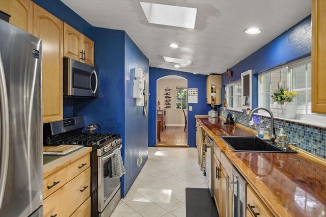 17515 Comanche Trail, Los Gatos, CA 95033