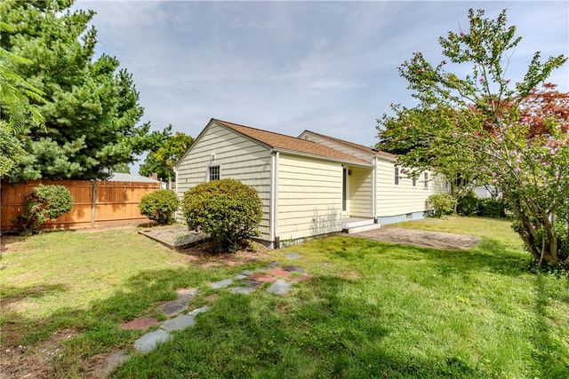 6 Restwood Road, Cranston, RI 02920
